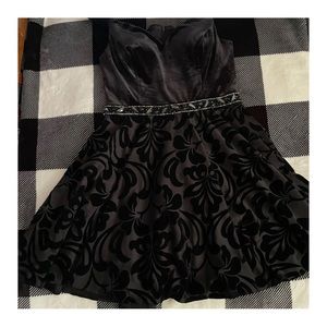 Black velvet dress party/prom
